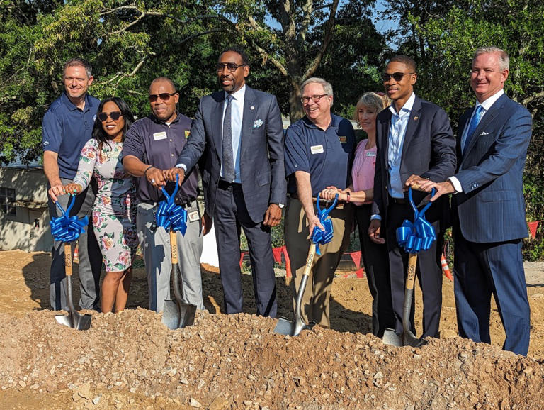 Mayor Andre Dickens and other officials and guests at the July 27 groundbreaking (Courtesy Zoo Atlanta).